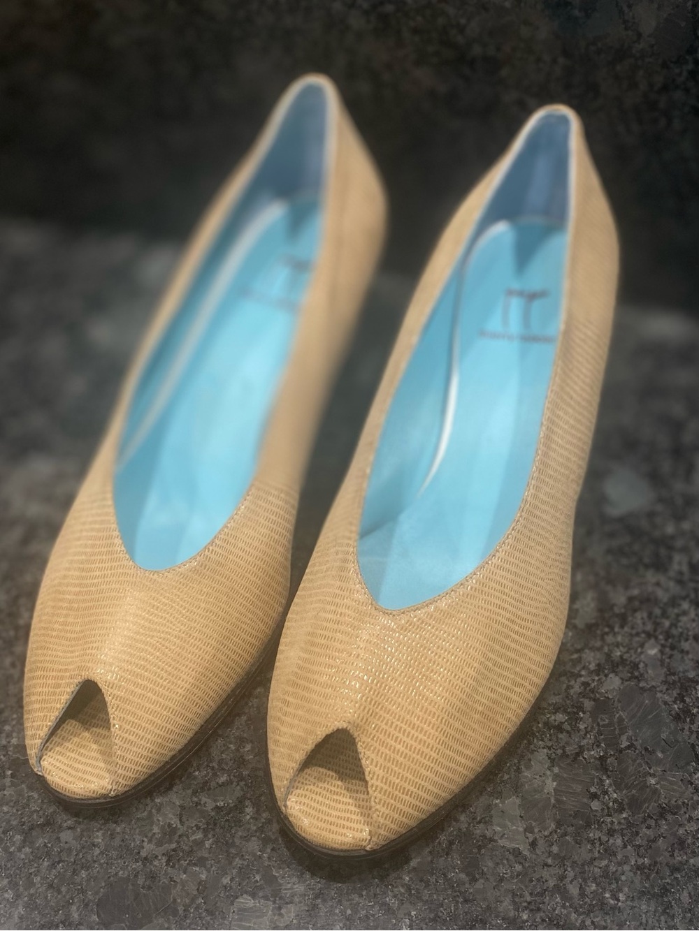 Thierry Rabotin Women's Shoes Beige Peep-Toe Pumps VTG size 39 , 8.5 US